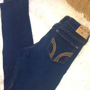 Hollister Dark Wash Skinny Jeans With Stretch And Pockets